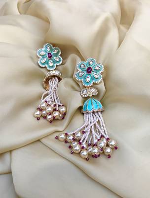 Gold pearl earrings 2
