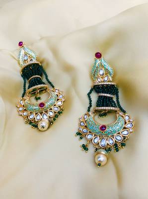 Gold pearl earrings 1
