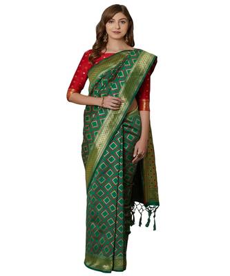Green woven Silk blend saree with blouse 1