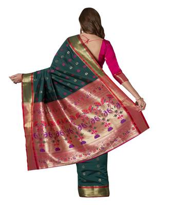 Green printed Silk Blend saree with blouse 2