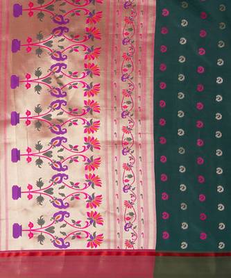 Green printed Silk Blend saree with blouse 4