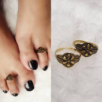 Gold toe-rings 1