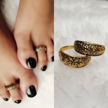 Gold toe-rings 1