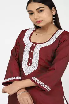 Poth Moti Emblished Maroon Silk Kurti With Trousers