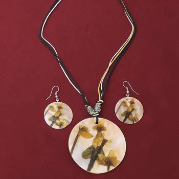 Party Wear Stylish Designe Round Pendant Set For Women Girl 1