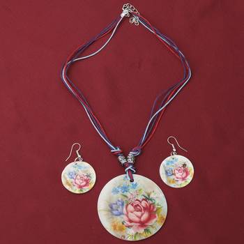 Stylish Party Wear Round Pendant Set For Girl Women 1
