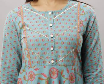 Women's  green Cotton Floral Printed Anarkali Kurta 5