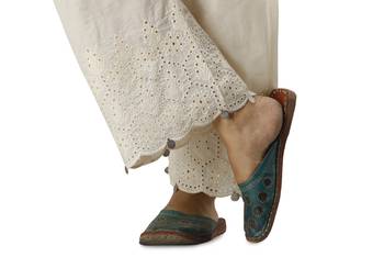 Women's off white Cotton Solid Straight Palazzo 4