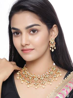 Gold necklaces 1