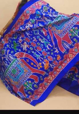 Traditional Patola Silk Saree/ Handwoven Pochampally Ikkat  - Ethnics Land 2