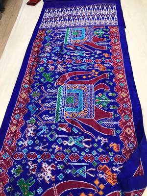 Traditional Patola Silk Saree/ Handwoven Pochampally Ikkat  - Ethnics Land 3