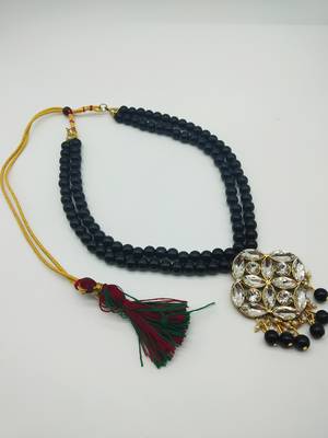 Black necklace-sets 3