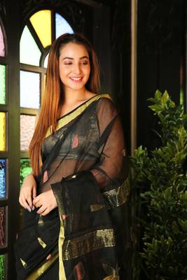 Black woven blended cotton saree with blouse 3