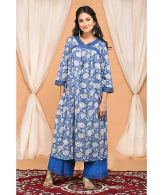 Striped Scallop Kurta Set with Graphic Block print dupatta 1