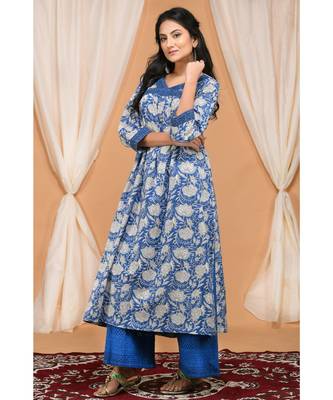 Striped Scallop Kurta Set with Graphic Block print dupatta 2
