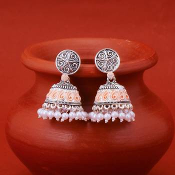Silver pearl earrings 1