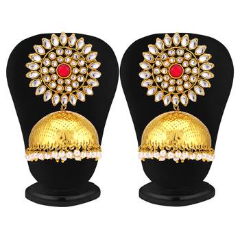 Gold pearl earrings 4