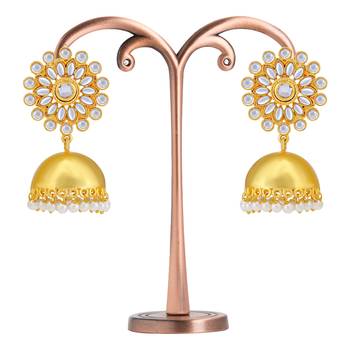 Gold pearl earrings 4