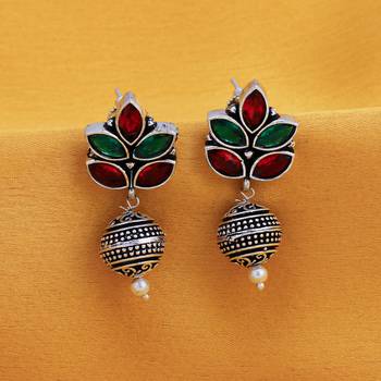 Red pearl earrings 2