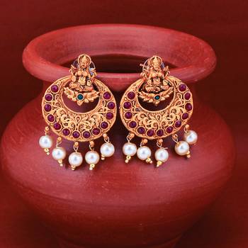 Pink pearl earrings 1