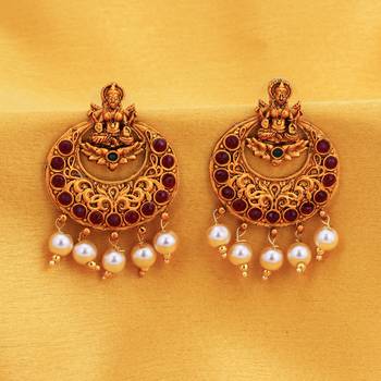 Pink pearl earrings 2