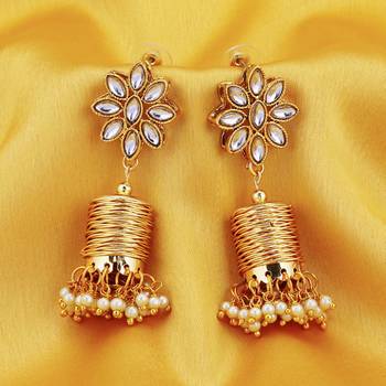 Gold pearl earrings 2