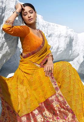 Yellow printed georgette saree with blouse 2