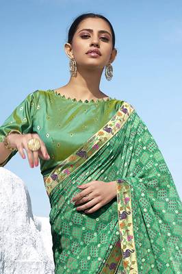 Green printed georgette saree with blouse 2