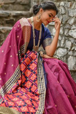 Magneta cotton woven saree 2