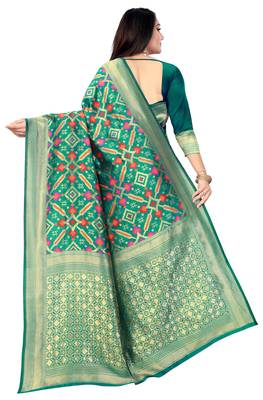 Green hand woven silk blend saree with blouse 2