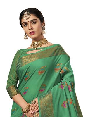 Green woven cotton silk saree with blouse 2