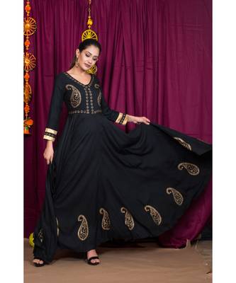Black embroidered rayon gown 4