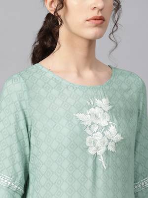 Women Sea Green Embroidered Straight Rayon Dobby Kurta 5