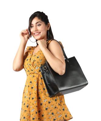 Black Box Tote 1