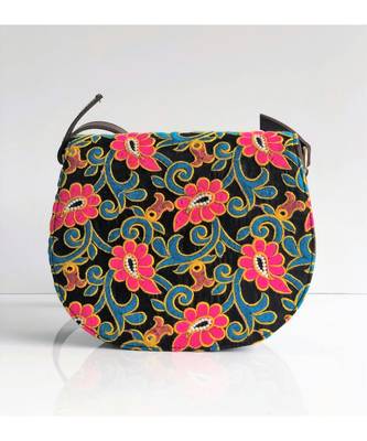 This colourful ethnic bag 2