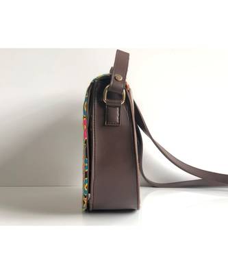 This colourful ethnic bag 3
