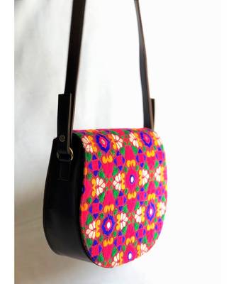 This colourful ethnic bag 1