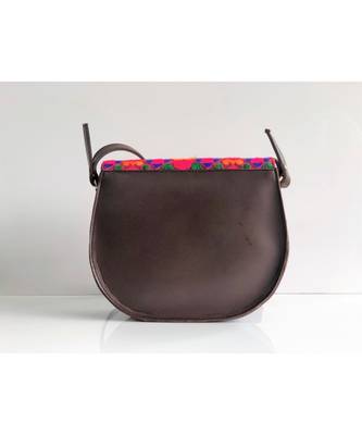 This colourful ethnic bag 4