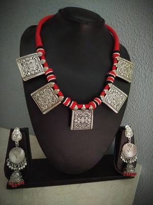 Red & Black Tribal Tassle Necklace Set 1