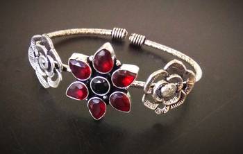Maroon Stone Floral Bracelet Design 1