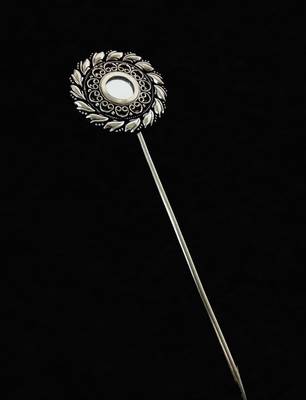Stylish And Strong Bun Stick 1
