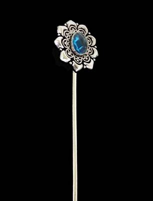 Stylish And Strong Bun Stick 1