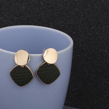 Stylish Party Wear Different Designe Studs Earring For Women Girl 2
