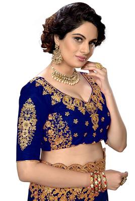 Blue embroidered silk blend saree with blouse 4