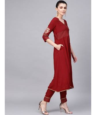 Zari Detailing A-Line Kurta With Maroon Pant And Dupatta 4