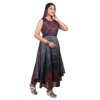 Grey printed rayon long-kurtis 4