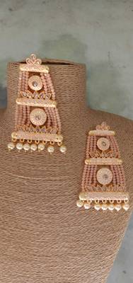 Beige earrings 1