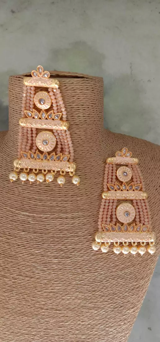 Beige earrings