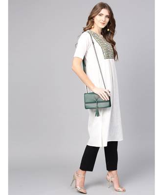 Women White Embroidred A-Line Cotton Slub Kurta 5