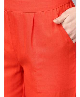 Women Red Solid Straight Rayon Kurta With Pant 5